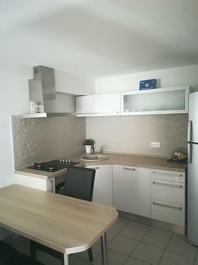 Baska Voda - Apartmani Vesna Εξωτερικό φωτογραφία